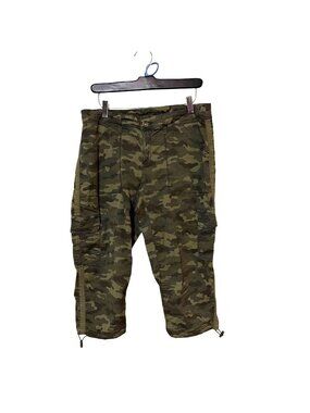 Time And Tru Womens Camo Cargo Capri Pants Size 12 Green Adjustable Hems